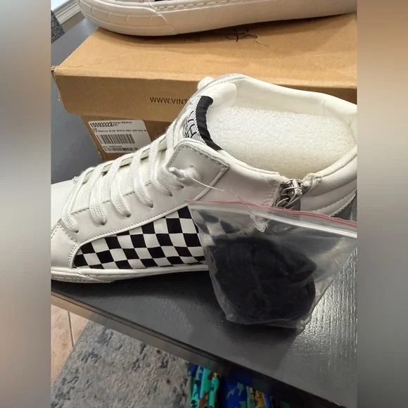 Vintage Havana Womens LEXI White
Casual And Fashion Sneakers 8.5
NEW - Picture 5 of 9